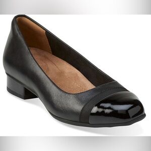 New Clark’s Collection Black Leather Patent Toe Cap Flats Pump US 5 EU 35.5 UK 3